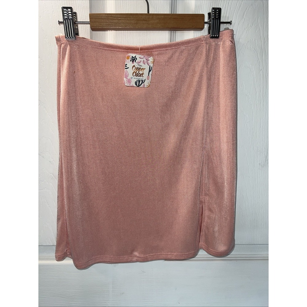 Blue Blush Women's Stretchy Pink Mini Skirt Slit‎ Size Medium-New